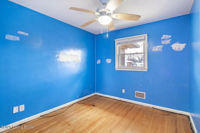 8203 Siesta Way, Louisville, KY 40219