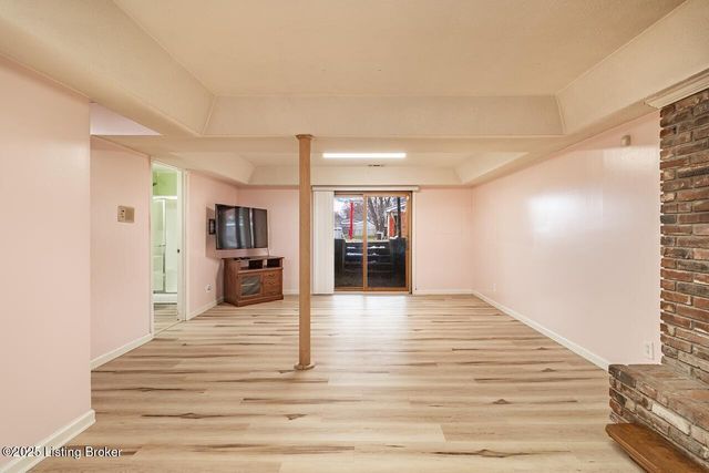 8203 Siesta Way, Louisville, KY 40219