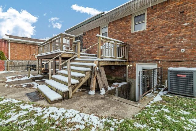 8203 Siesta Way, Louisville, KY 40219