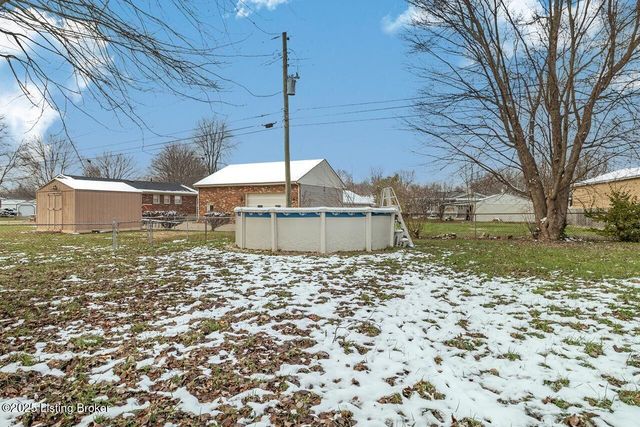 8203 Siesta Way, Louisville, KY 40219