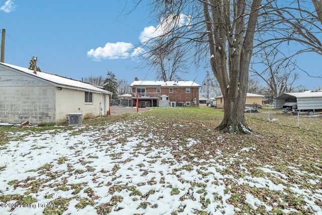 8203 Siesta Way, Louisville, KY 40219