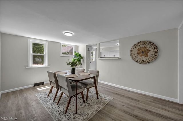 350 Kenilworth Road, Bay Village, OH 44140