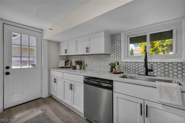 350 Kenilworth Road, Bay Village, OH 44140