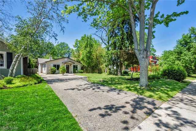 350 Kenilworth Road, Bay Village, OH 44140