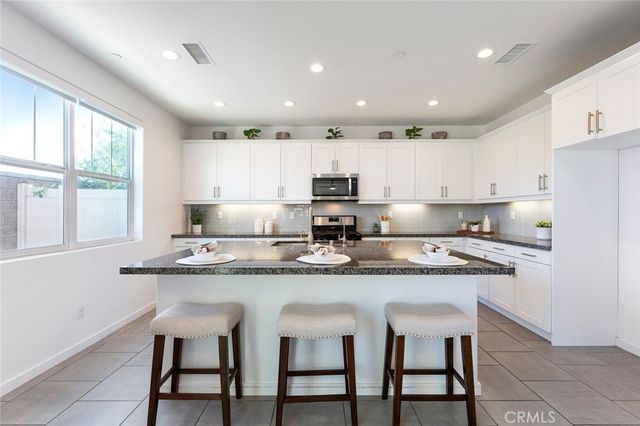 13803 La Pradera, Eastvale, CA 92880