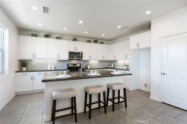 13803 La Pradera, Eastvale, CA 92880
