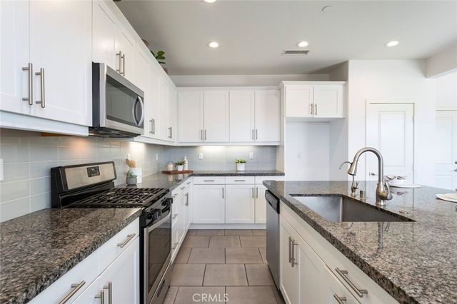 13803 La Pradera, Eastvale, CA 92880