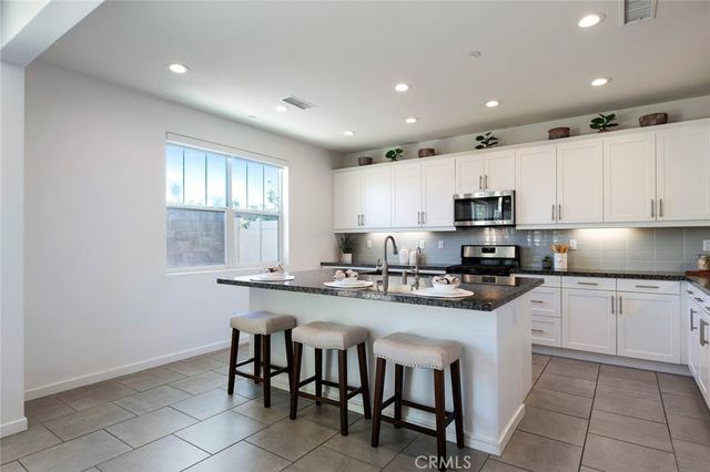 13803 La Pradera, Eastvale, CA 92880