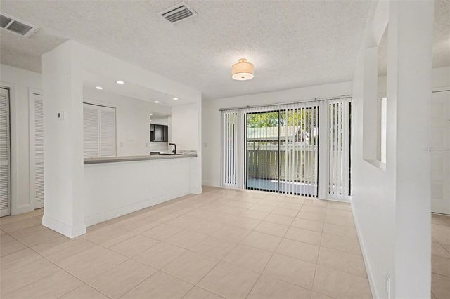 10 LESLEY LANE, Oldsmar, FL 34677