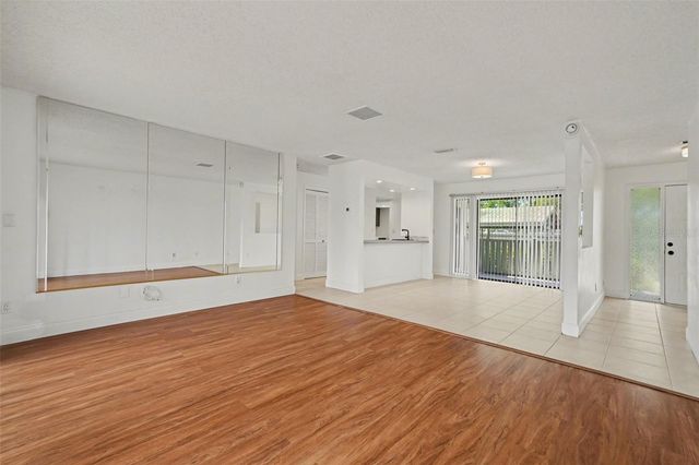 10 LESLEY LANE, Oldsmar, FL 34677