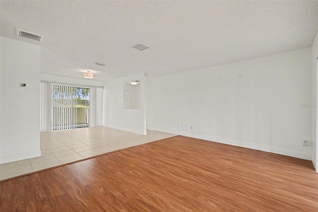 10 LESLEY LANE, Oldsmar, FL 34677