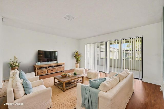 10 LESLEY LANE, Oldsmar, FL 34677