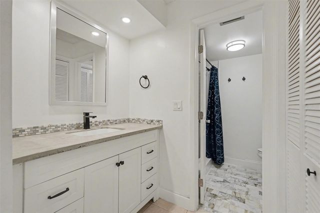 10 LESLEY LANE, Oldsmar, FL 34677