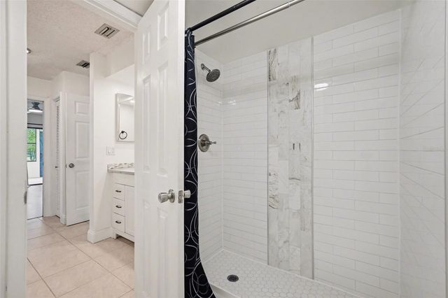 10 LESLEY LANE, Oldsmar, FL 34677