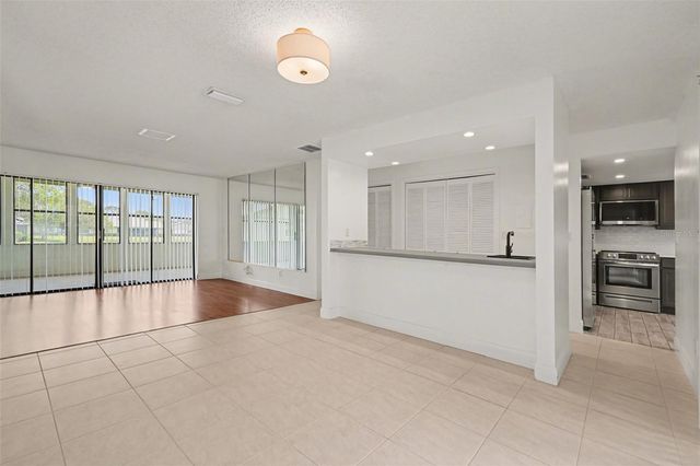 10 LESLEY LANE, Oldsmar, FL 34677