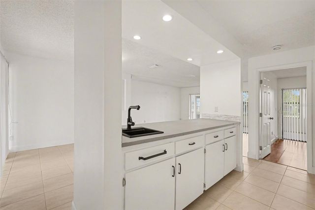 10 LESLEY LANE, Oldsmar, FL 34677