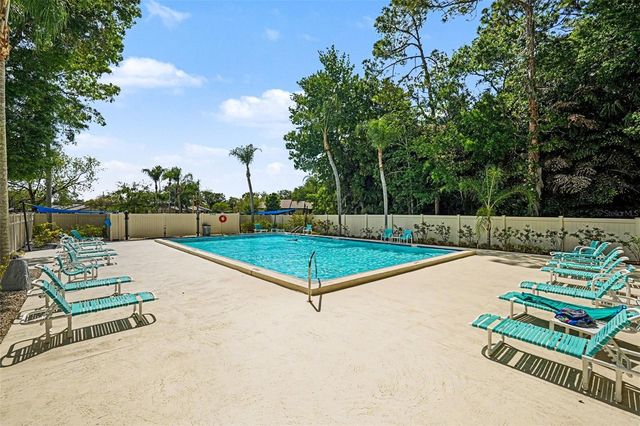 10 LESLEY LANE, Oldsmar, FL 34677