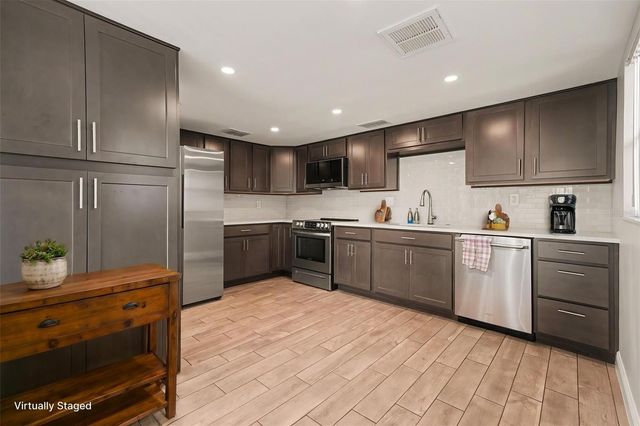 10 LESLEY LANE, Oldsmar, FL 34677