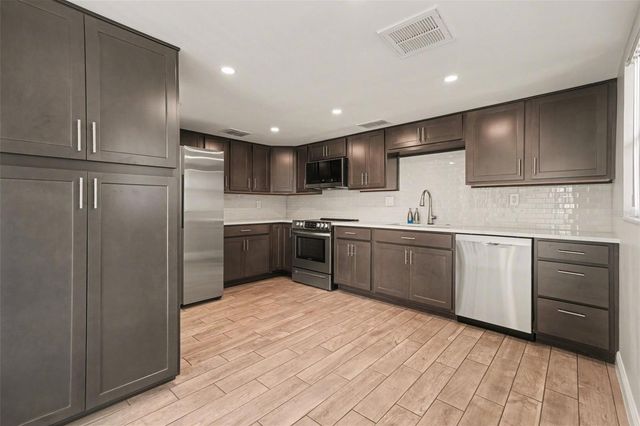 10 LESLEY LANE, Oldsmar, FL 34677