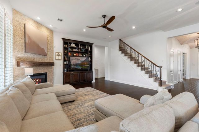 34130 Mill Creek Way, Pinehurst, TX 77362