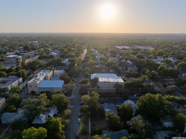 133 W HUISACHE AVE, San Antonio, TX 78212