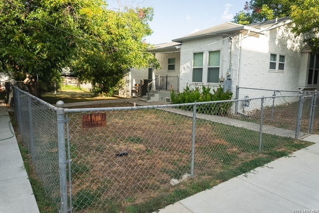 133 W HUISACHE AVE, San Antonio, TX 78212