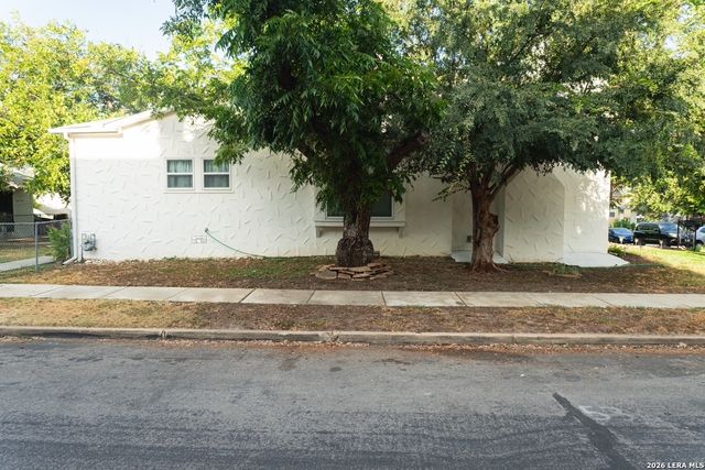 133 W HUISACHE AVE, San Antonio, TX 78212