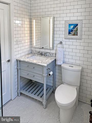 1209 GALLATIN ST NW, Washington, DC 20011