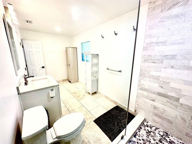 1742 NE 7th Street, Fort Lauderdale, FL 33304