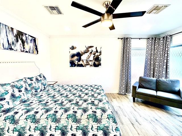 1742 NE 7th Street, Fort Lauderdale, FL 33304