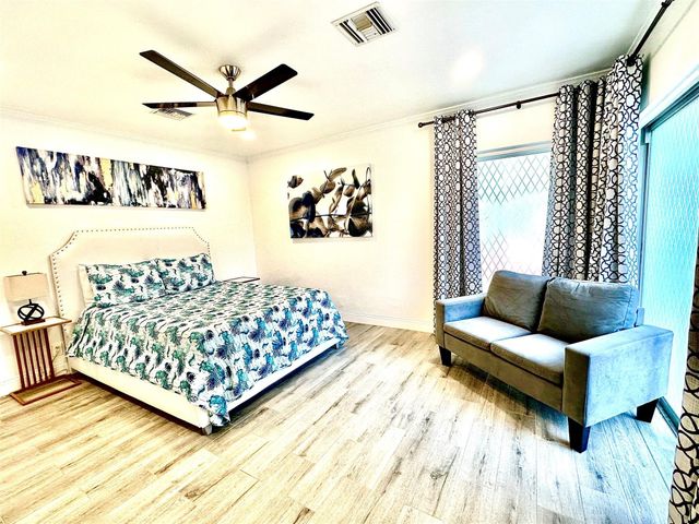 1742 NE 7th Street, Fort Lauderdale, FL 33304