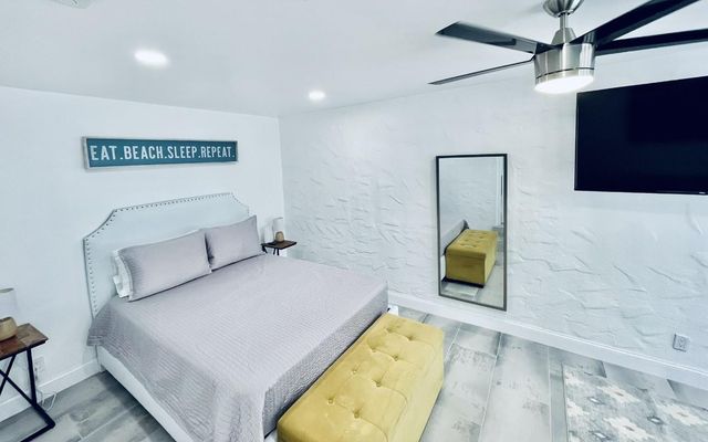 1742 NE 7th Street, Fort Lauderdale, FL 33304