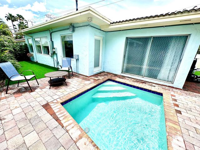1742 NE 7th Street, Fort Lauderdale, FL 33304