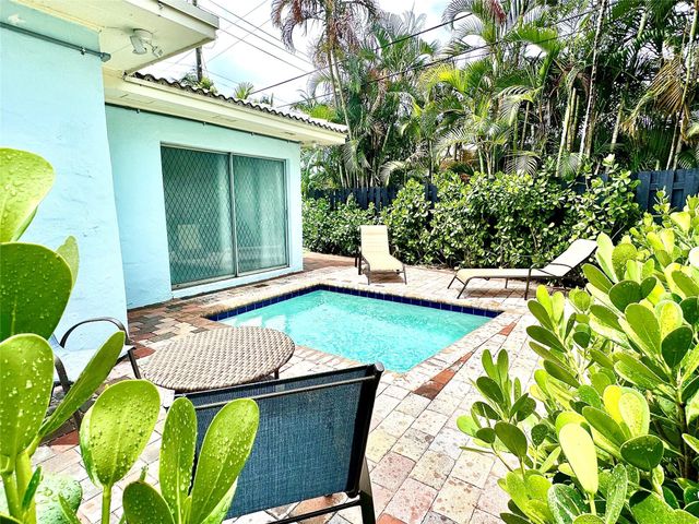 1742 NE 7th Street, Fort Lauderdale, FL 33304