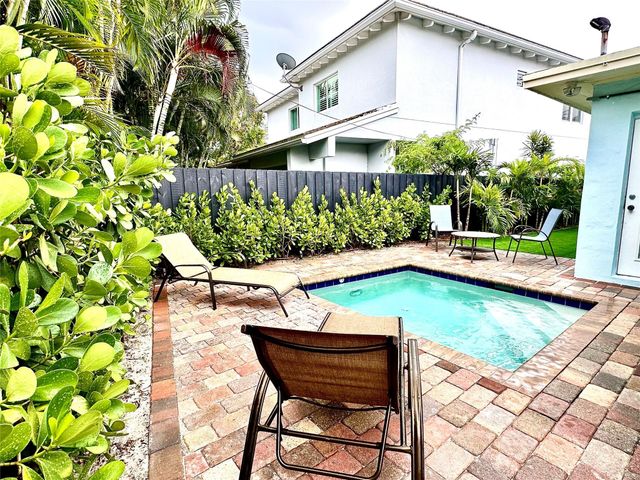 1742 NE 7th Street, Fort Lauderdale, FL 33304