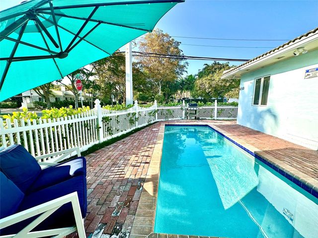 1742 NE 7th Street, Fort Lauderdale, FL 33304