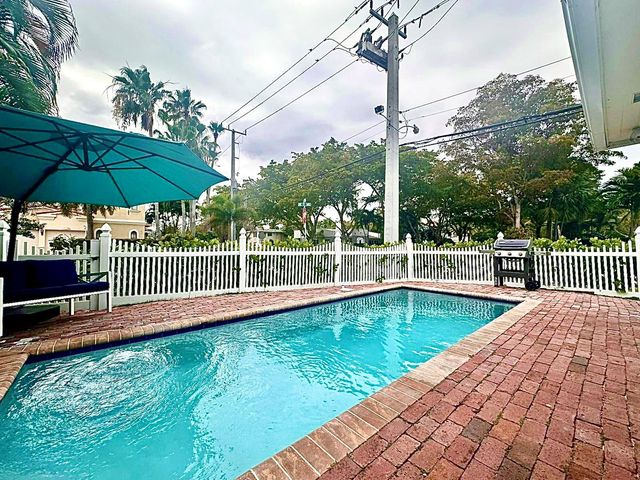 1742 NE 7th Street, Fort Lauderdale, FL 33304