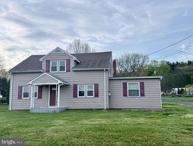 126 LOCUST ST, Elizabethville, PA 17023