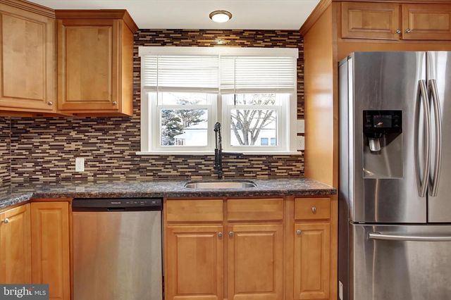 126 LOCUST ST, Elizabethville, PA 17023