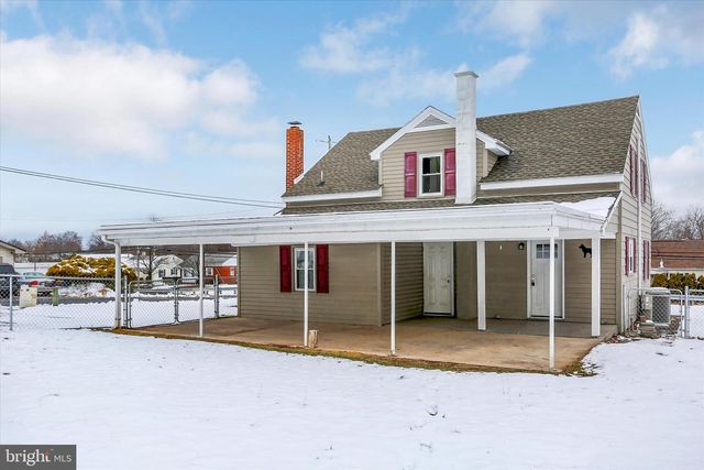 126 LOCUST ST, Elizabethville, PA 17023