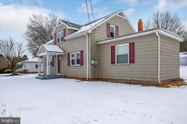 126 LOCUST ST, Elizabethville, PA 17023