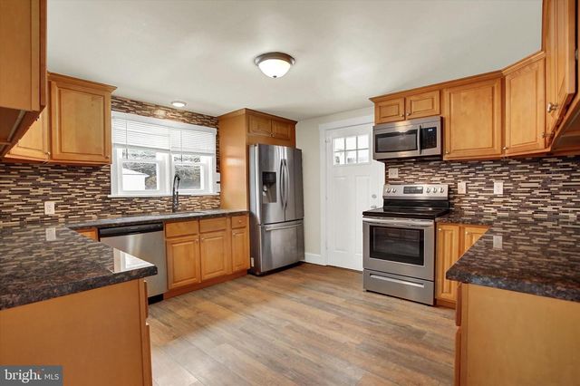 126 LOCUST ST, Elizabethville, PA 17023