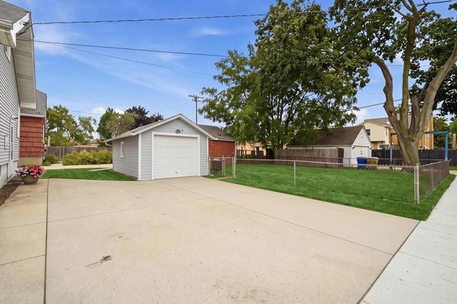 7551 27th AVENUE, Kenosha, WI 53143