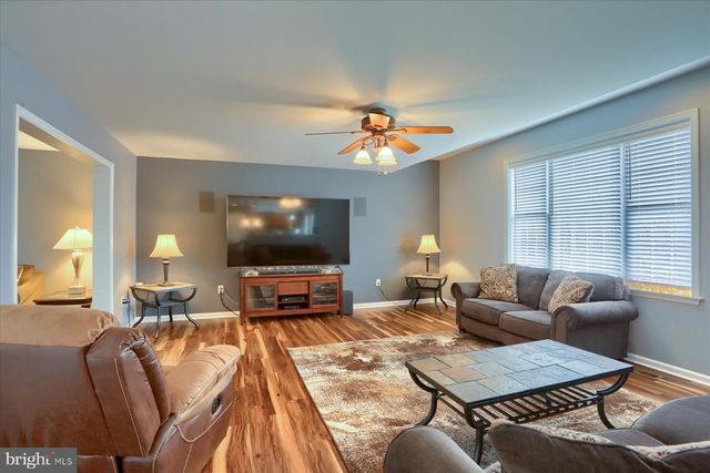 406 HIDDEN VALLEY RD, New Cumberland, PA 17070