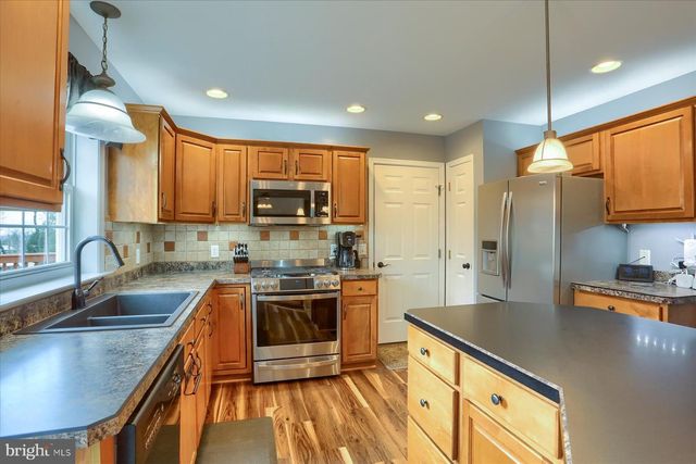 406 HIDDEN VALLEY RD, New Cumberland, PA 17070