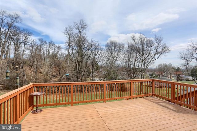 406 HIDDEN VALLEY RD, New Cumberland, PA 17070