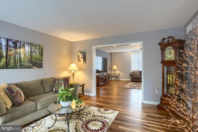 406 HIDDEN VALLEY RD, New Cumberland, PA 17070