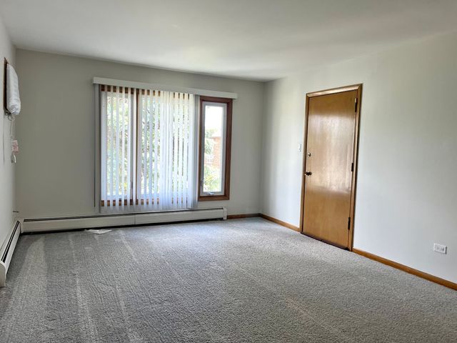 4506 Sunnyside Avenue 3, Brookfield, IL 60513