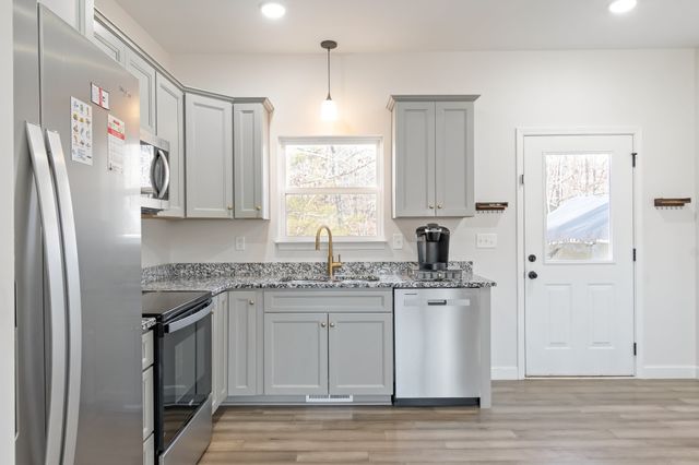 2800 Hurricane Creek Rd, N, Mc Ewen, TN 37101