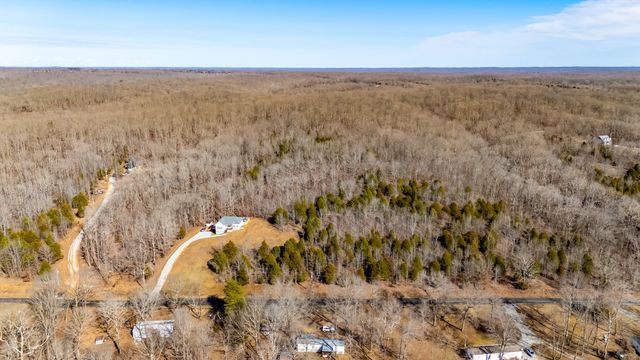 2800 Hurricane Creek Rd, N, Mc Ewen, TN 37101